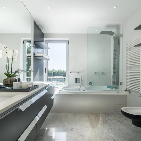 Orange Charm, Heated Pool