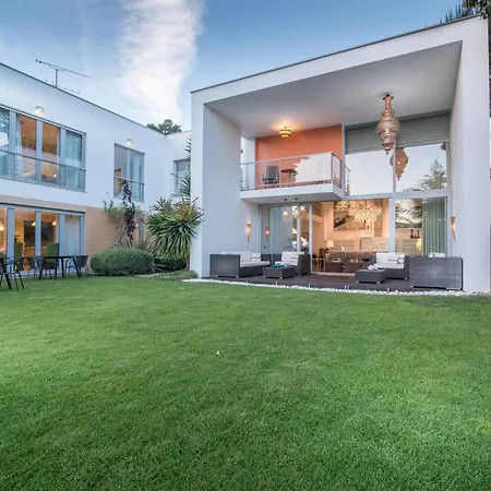 Orange Charm, Heated Pool Villa *