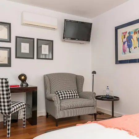 Orange Charm, Heated Pool Villa *