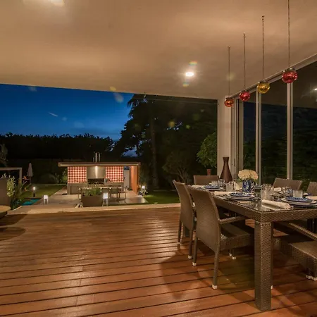 Orange Charm, Heated Pool