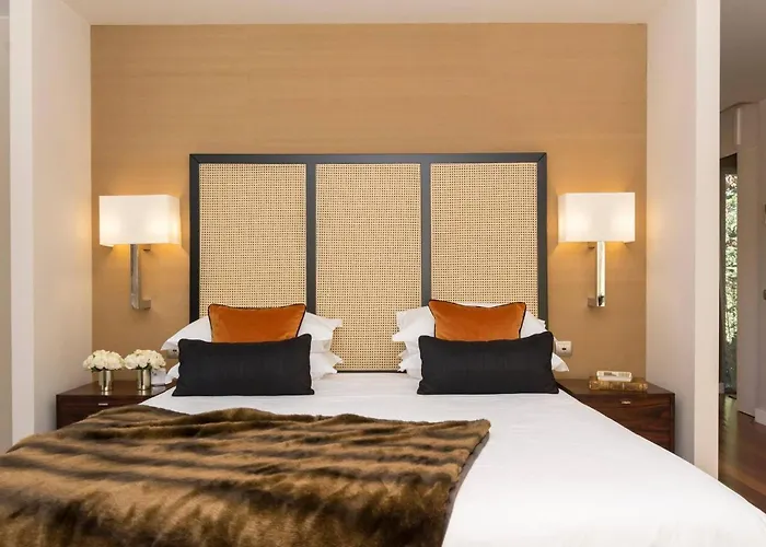 Orange Charm, Heated Pool Villa *